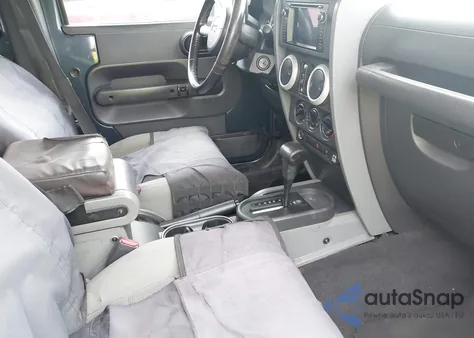 2008 Jeep Wrangler Unlimited Sahara z USA, uszkodzony, nr VIN 1J4GA59118L574387